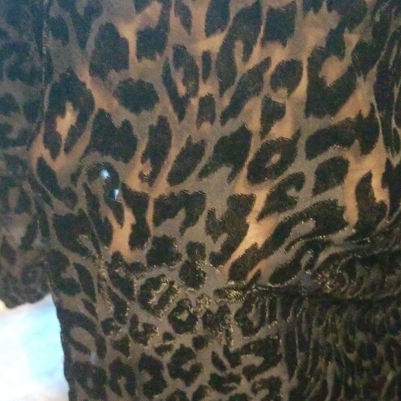 Elegant Black Top - Picture 5 of 5